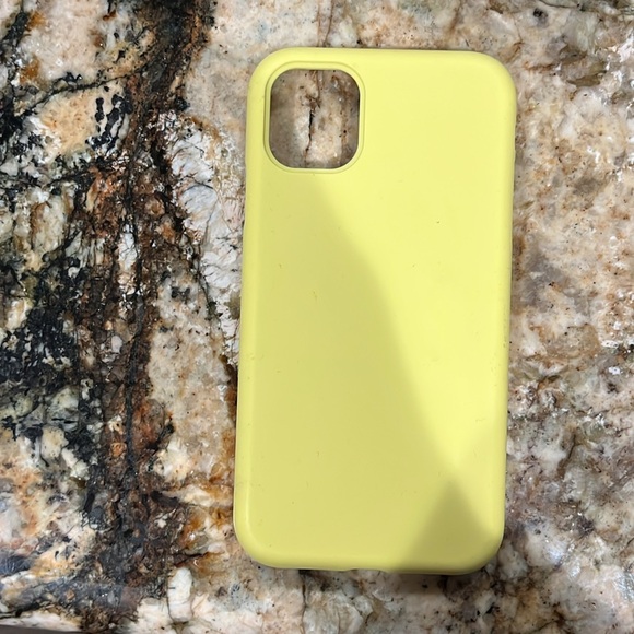 Assorted iPhone 11 Cases - Picture 12 of 16